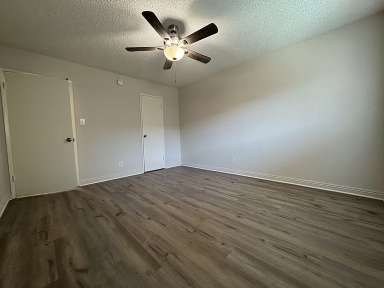 Maison De Michelle Apartments — Photo 9