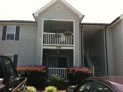 747-749 S Lake Dr Photo 1