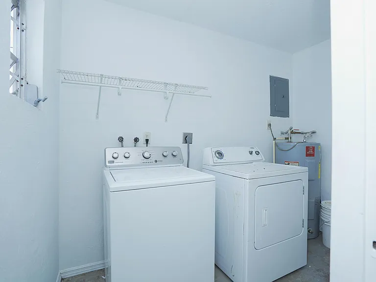 1193 S Alhambra Cir — Photo 27