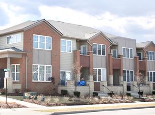 516 Beachcliff Row Dr, Rocky River, OH 44116