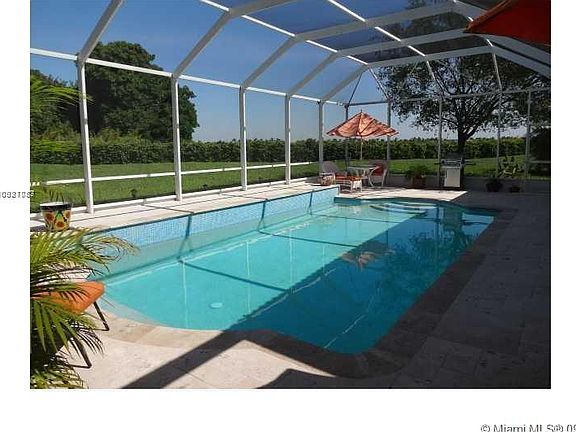 5th image of 420 SE 23rd Ln #420