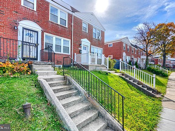 3rd image of 5555 Whitby Rd