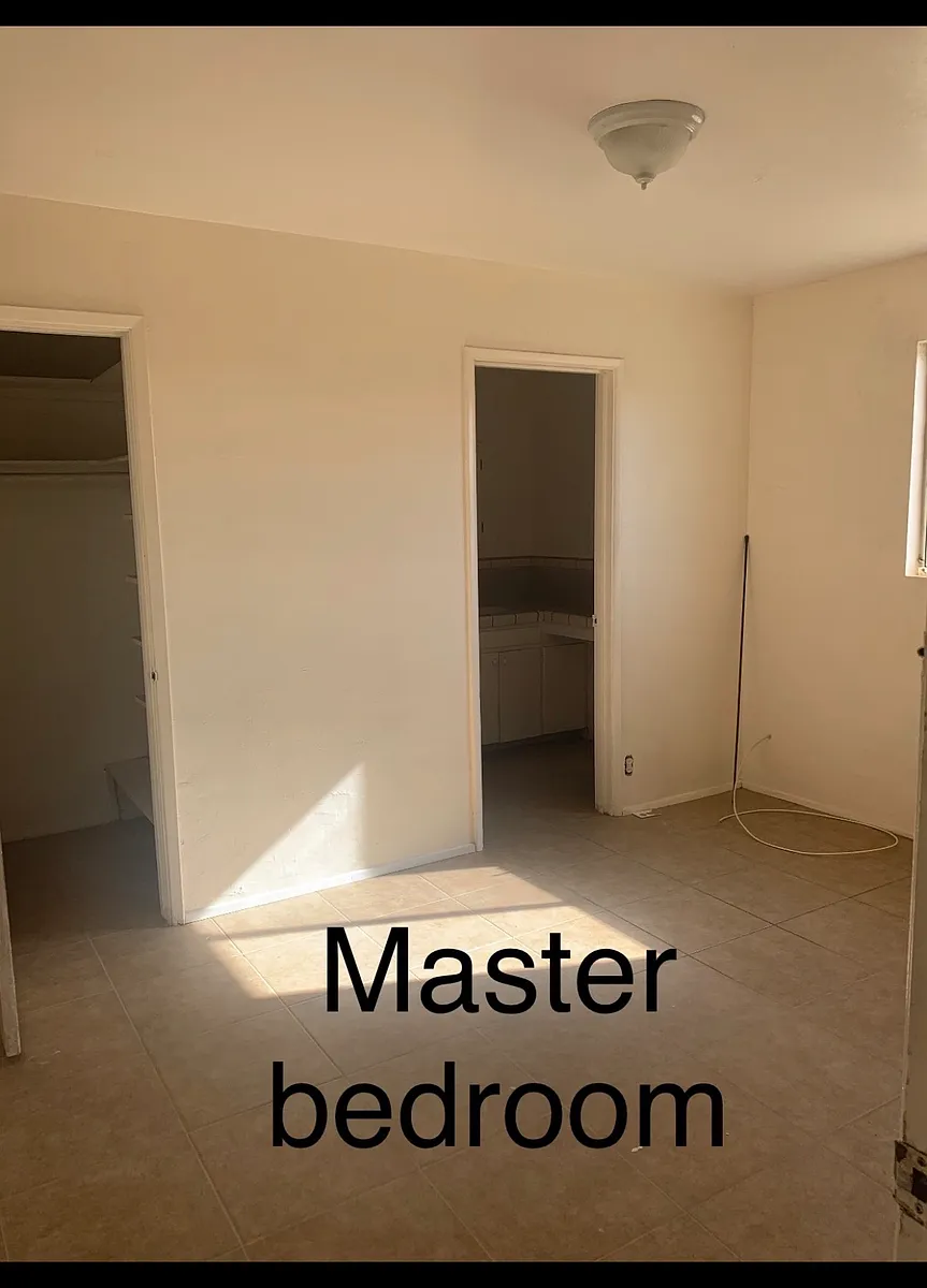 Building Photo - 6272 E 28th St
