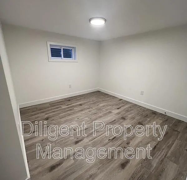 438 Bellevue St #LOWER — Photo 16
