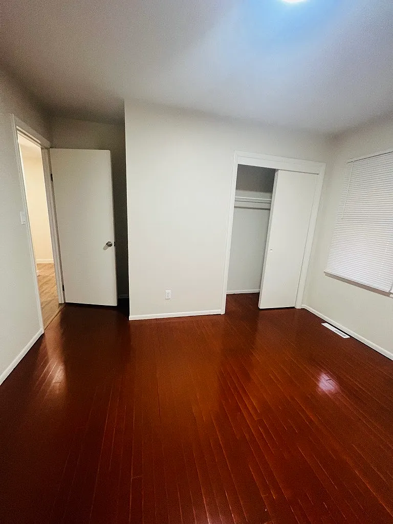 7905 East 93rd Terrace — Photo 4