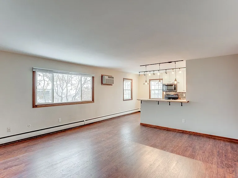 441 Grand Ave — Photo 7