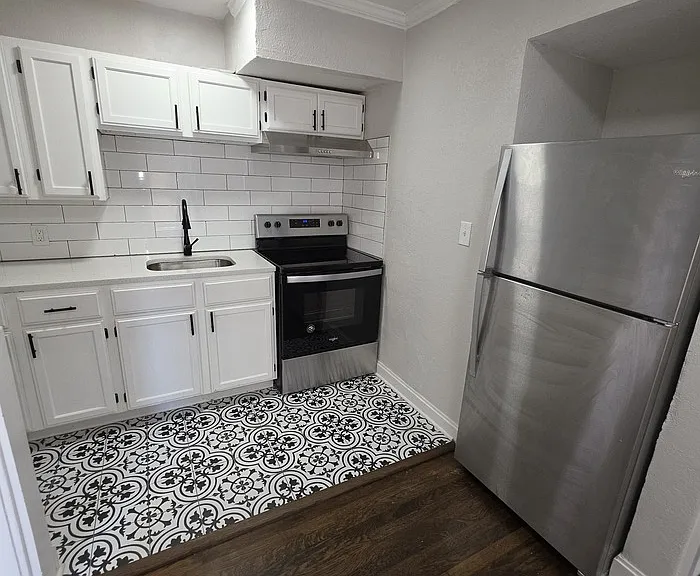 2733 Campbell St #104 — Photo 7