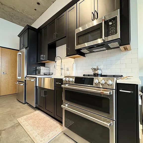 55 W Canfield St #212 — Photo 16
