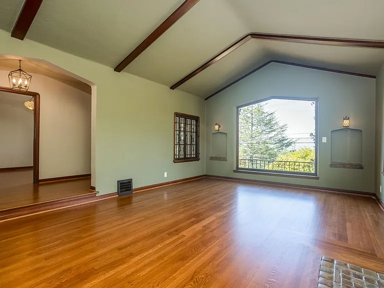 15766 Highland Dr — Photo 3