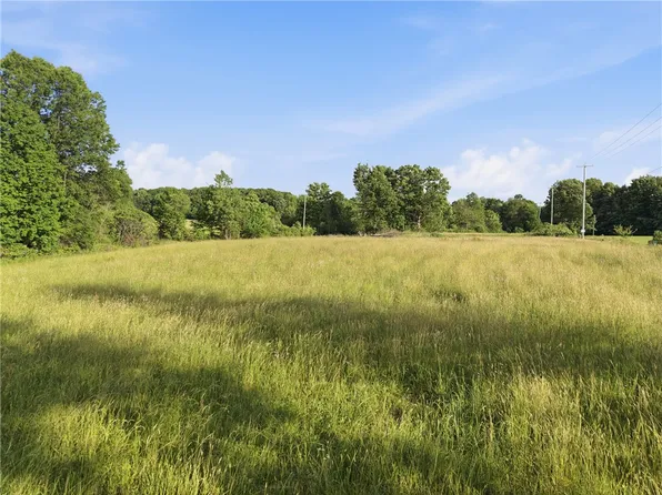 1320 Saranac Dr, Transfer, PA 16154