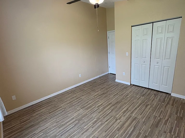 250 sqft
