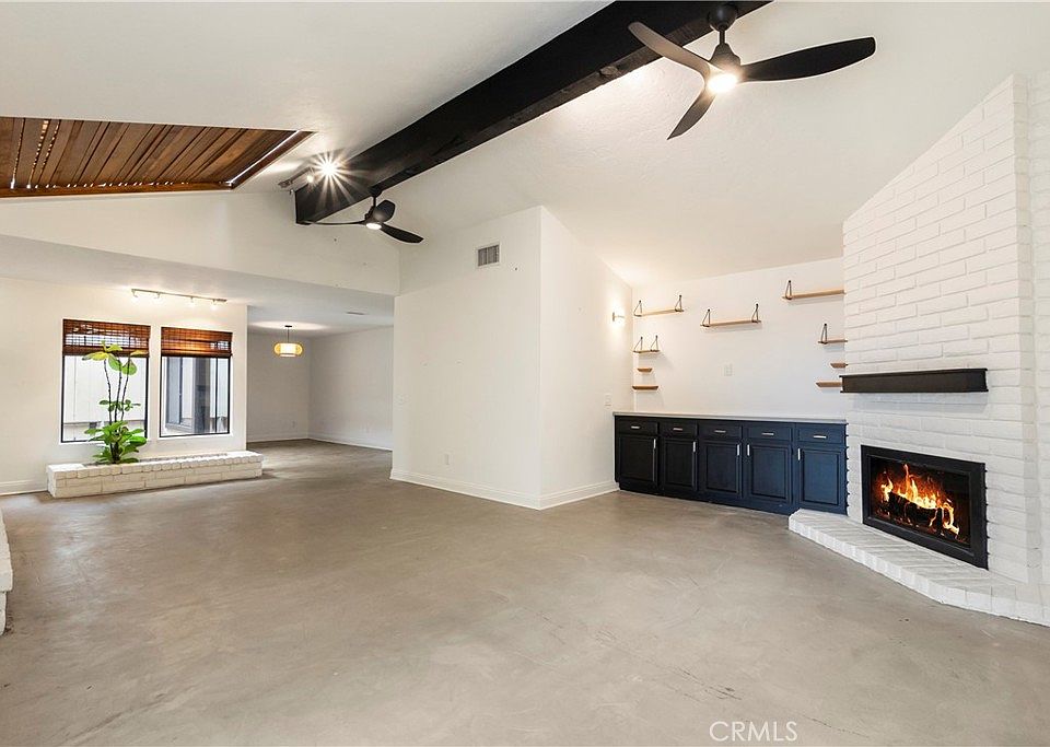 1st image of 2565 Laramie Rd