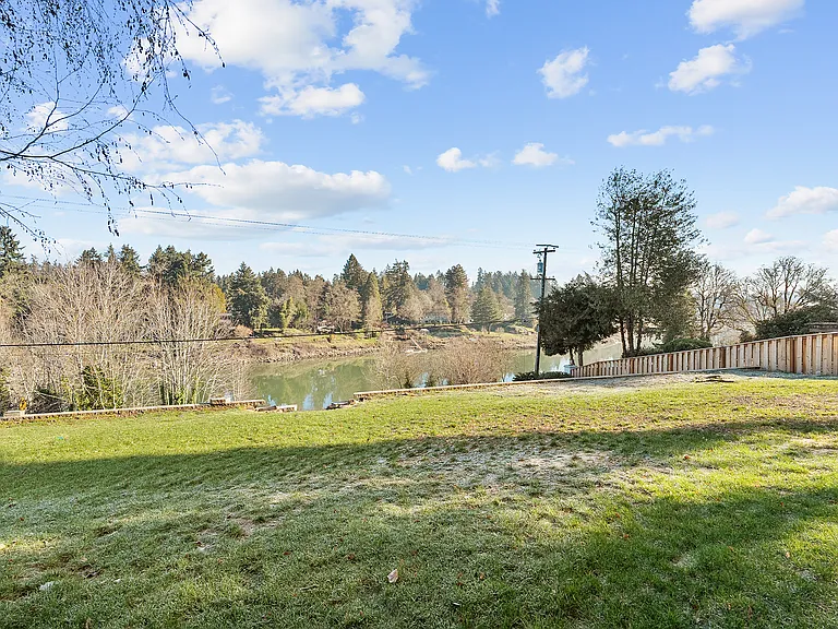 Glenmorrie Dr — Photo 52