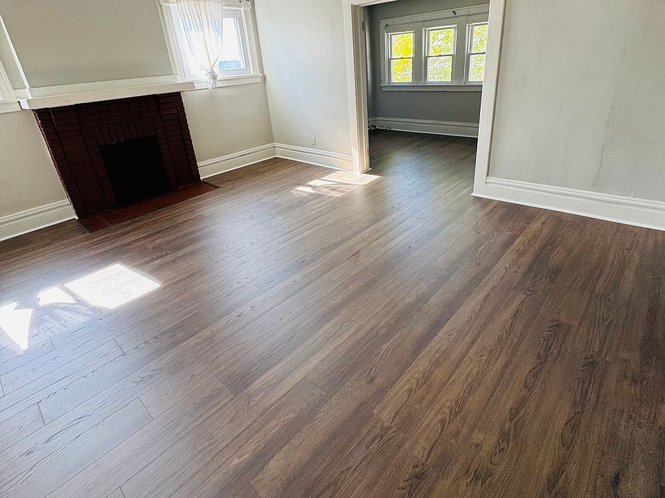 Living space, fresh flooring!