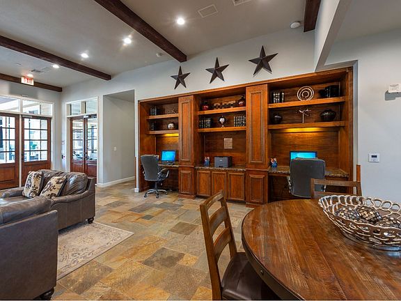 Oak Park Trails Business Center