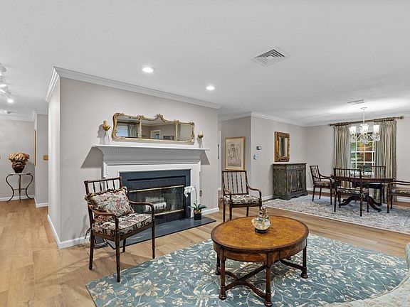3rd image of 70 Weatherly Dr Unit 101