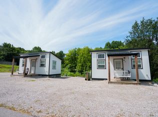 5087 Eagles Cove Rd, Byrdstown, TN 38549