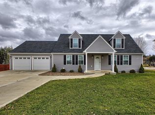 5268 Center Dr, Latrobe, PA 15650