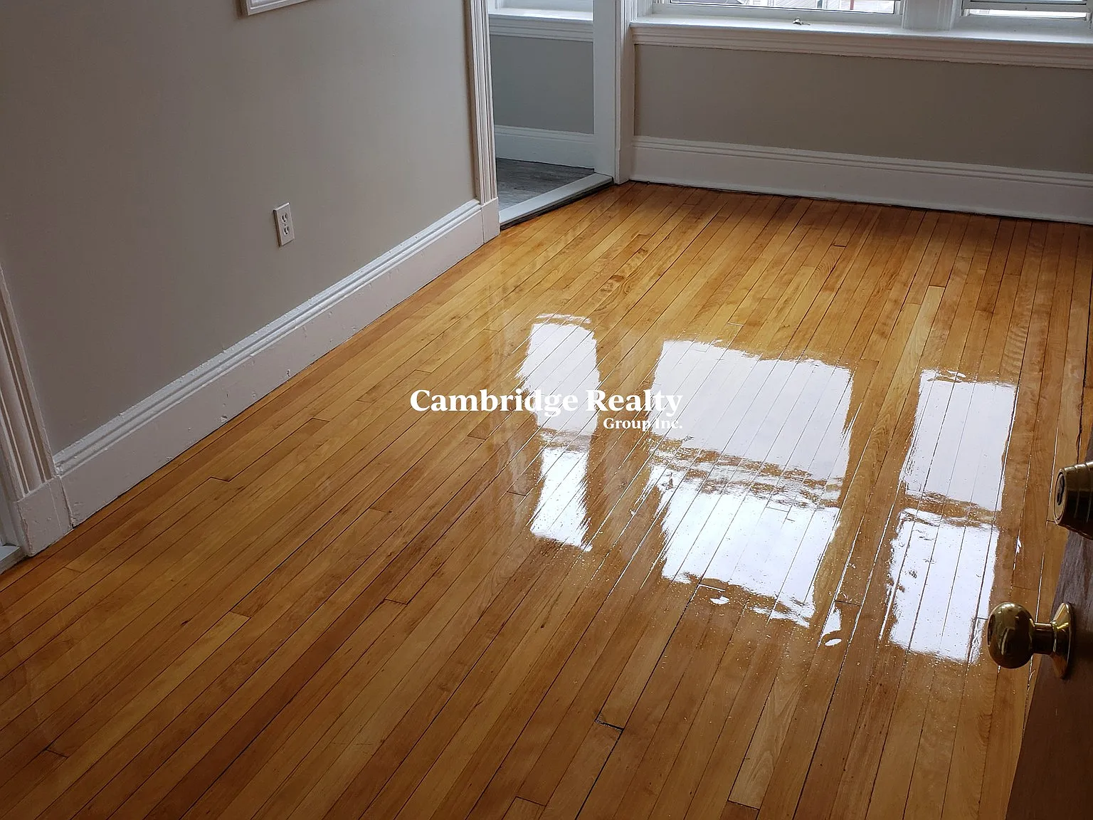 1 bed, 1.0 bath, $2,470 — Photo 2
