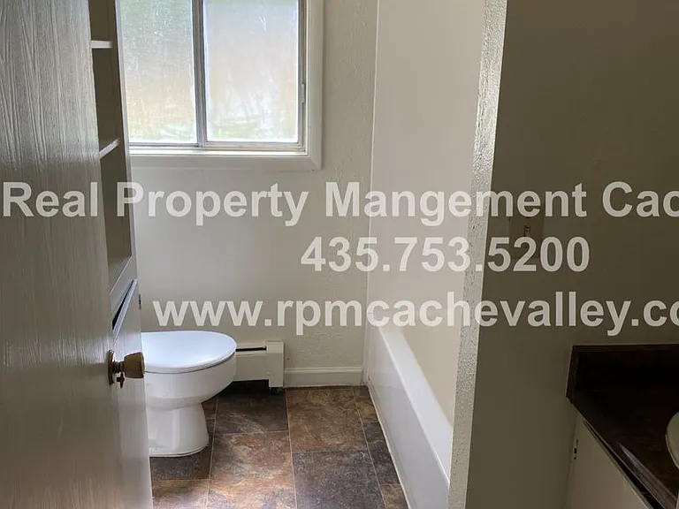 271 Riverbend Rd — Photo 4