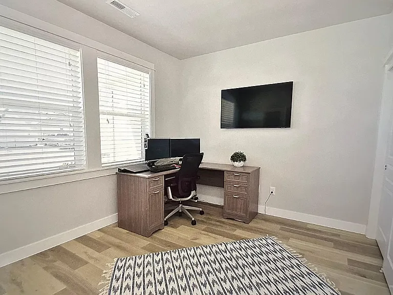 2116 E Melwood St — Photo 18