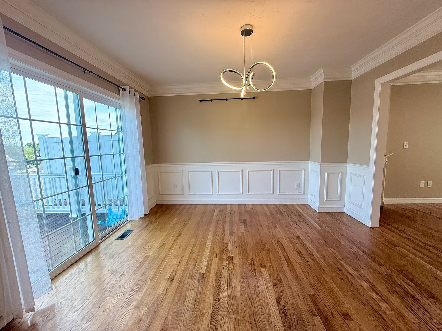 2 bed, 1.5 bath, 1619 sqft, $3,500 — Photo 3