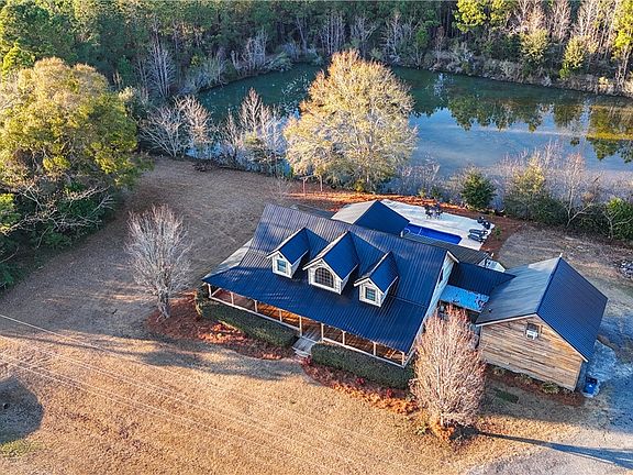 3rd image of 1320 Empire Rd