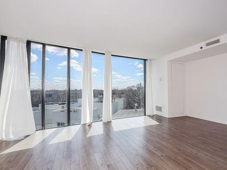 540 Waterfront Dr #207 — Photo 7