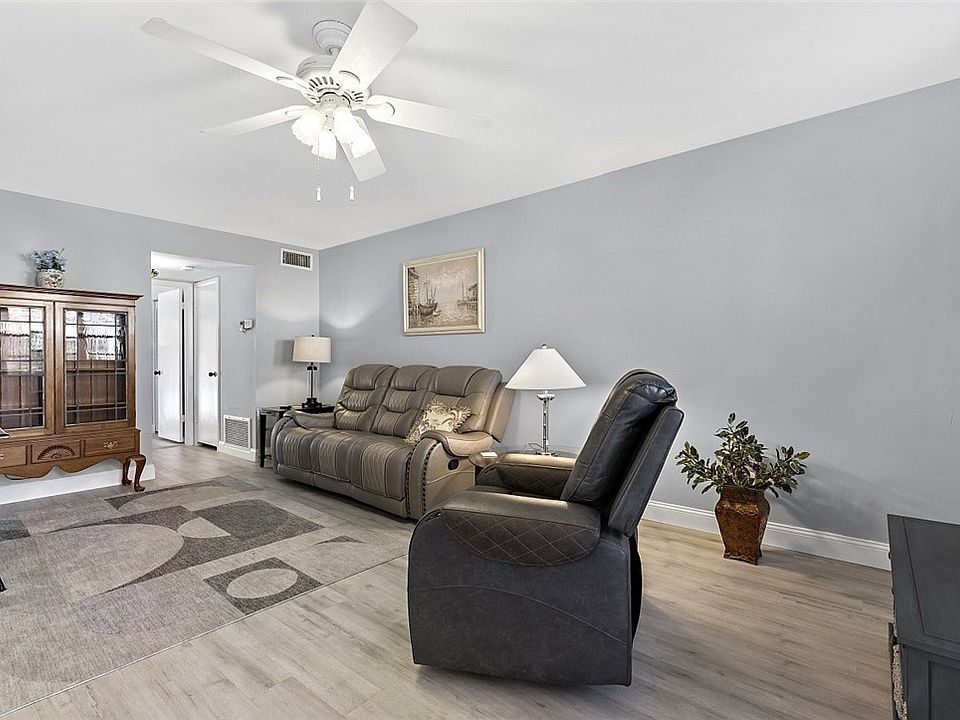 1st image of 46 Woodland Dr APT 103