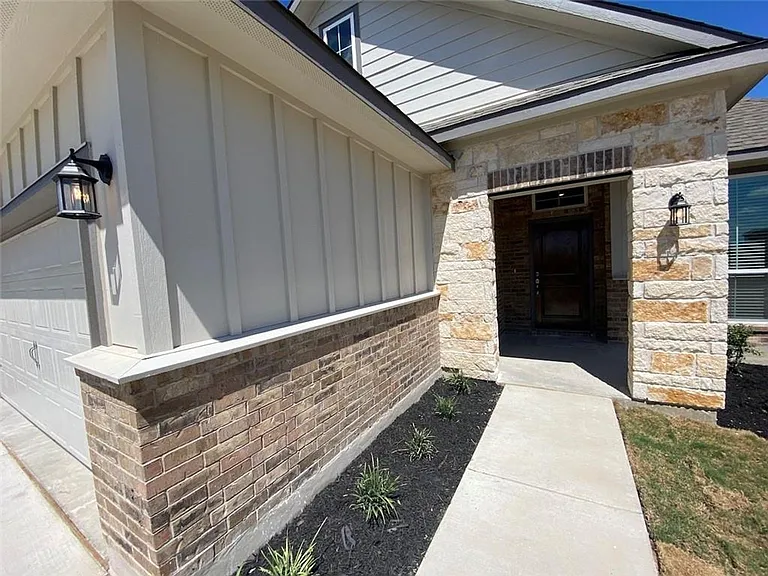5754 Redfish Ct — Photo 2