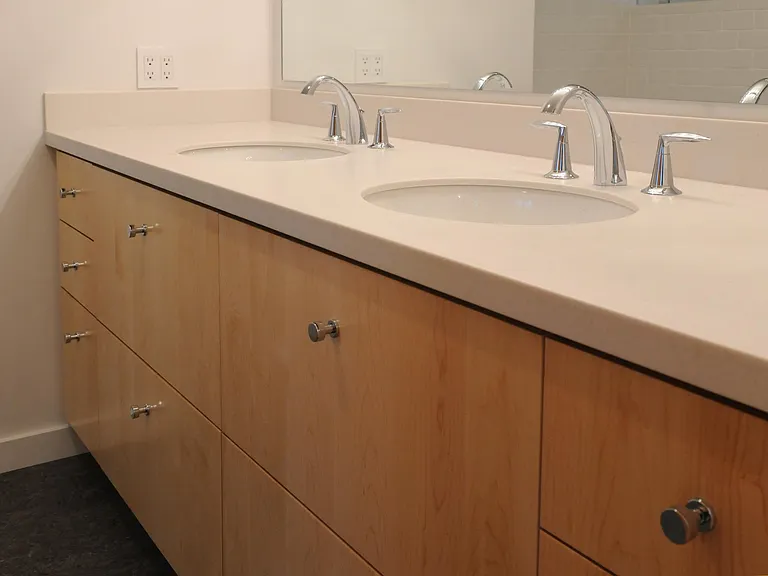 Double sinks and large vanity in master bathroom