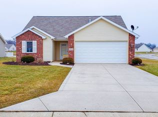2104 Cedar Ridge Cv, Fort Wayne, IN 46818