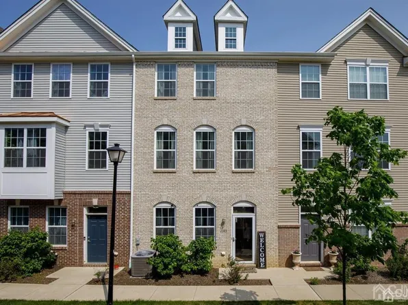 2303 Pysno Ct, Parlin, NJ 08859
