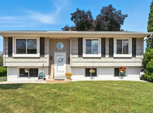 3700 Fir Tree Dr NE, Cedar Rapids, IA 52402