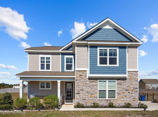 142 Dogwood Ln, Hampstead, NC 28443