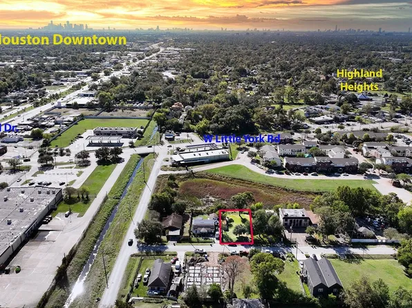 757 Lucky St, Houston, TX 77088