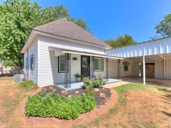 305 SE 1st St, Tuttle, OK 73089