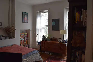 Rented by R New York