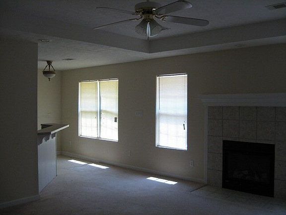 5th image of 2905 Arrowwood Cir