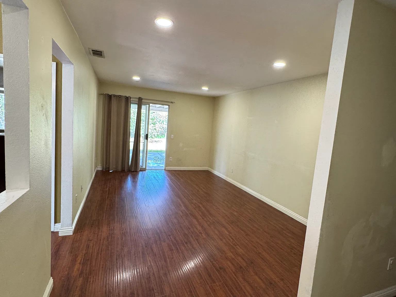 4 bed, 1690 sqft, $3,250 — Photo 3