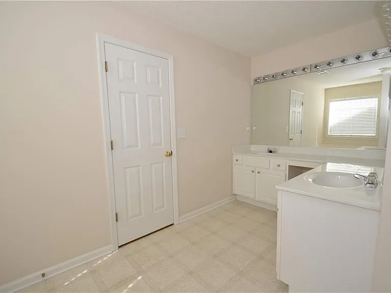 4407 Weham Ct — Photo 14