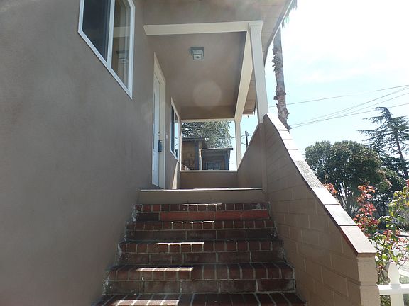 2nd image of 2327 Scenic Ave