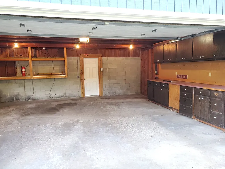 2117 Fern Ln — Photo 4