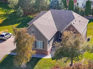 17621 Prestwick Ave, Omaha, NE 68136