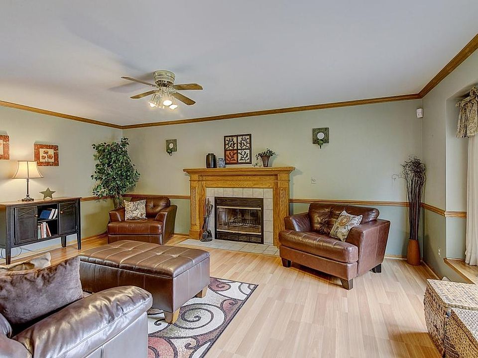 2nd image of W167N10833 Carrington Ct