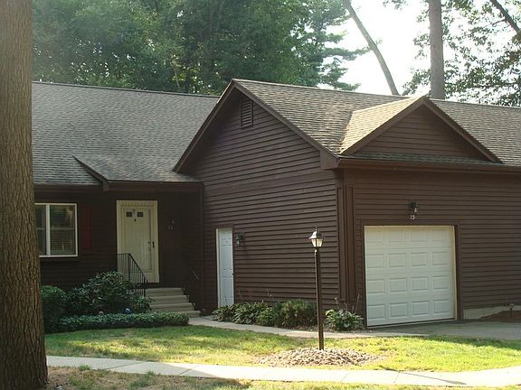 3rd image of 15 Candlewood Dr #15