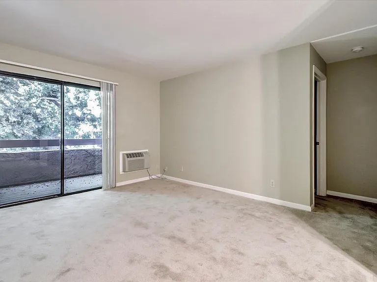 2250 Monroe St #382 — Photo 4
