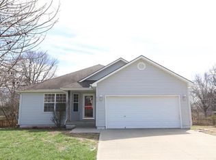 212 SE Cromwell Rd, Blue Springs, MO 64014