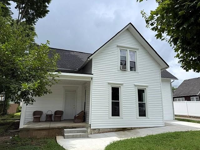 1st image of 203 Donnell St
