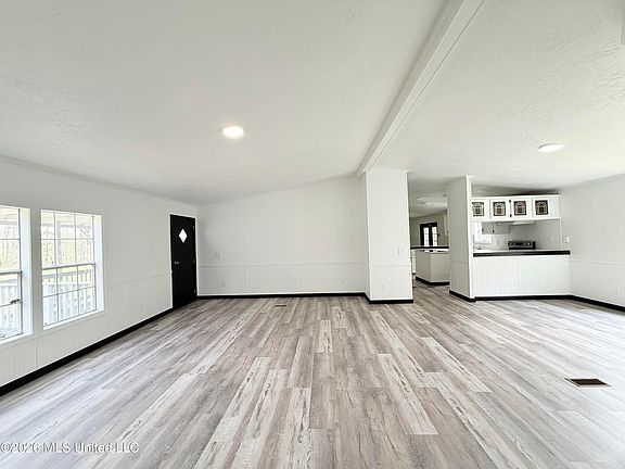 2nd image of 1818 Big Creek Dr SW